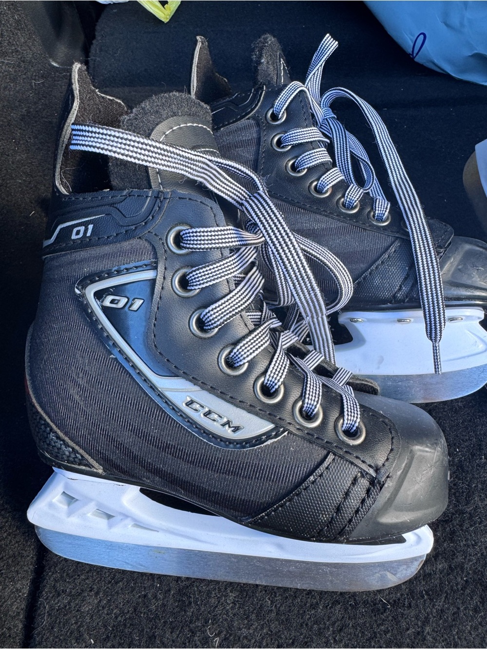 Youth size 9J CCM Kids Black and White Ice Hockey Skates